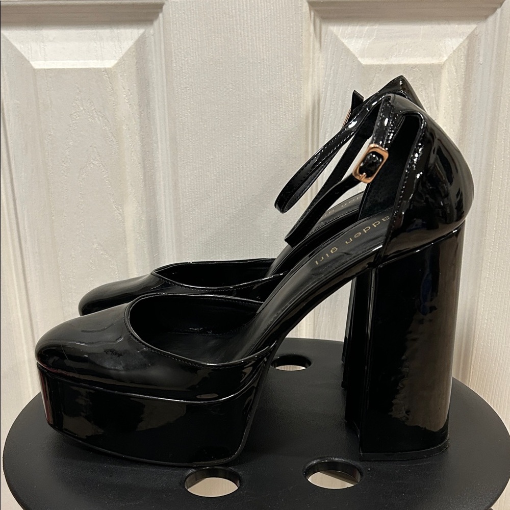 Madden Girl Platform Heels Size 9